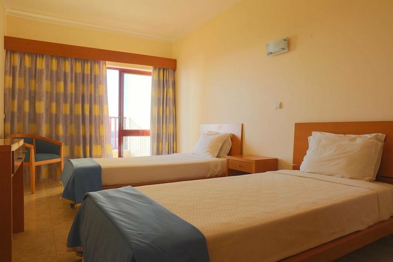 Club Praia Mar Портиман Екстериор снимка